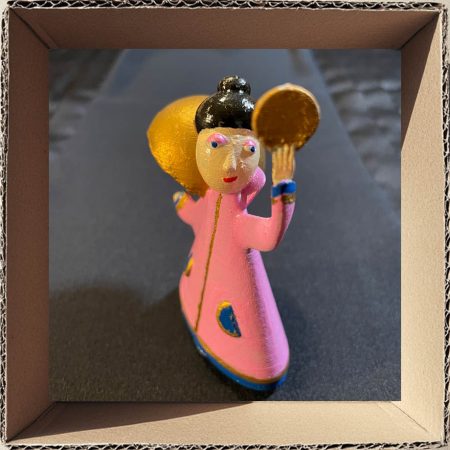 Lady with a mirror play figurine - Image 2
